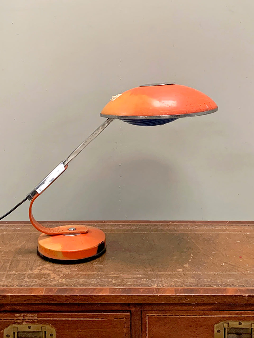 Solere desk lamp