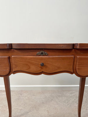 Lift top dressing table