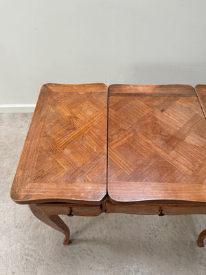 Lift top dressing table