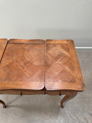 Lift top dressing table