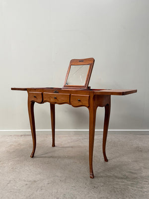 Lift top dressing table