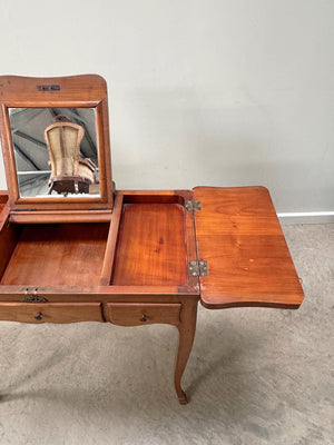 Lift top dressing table