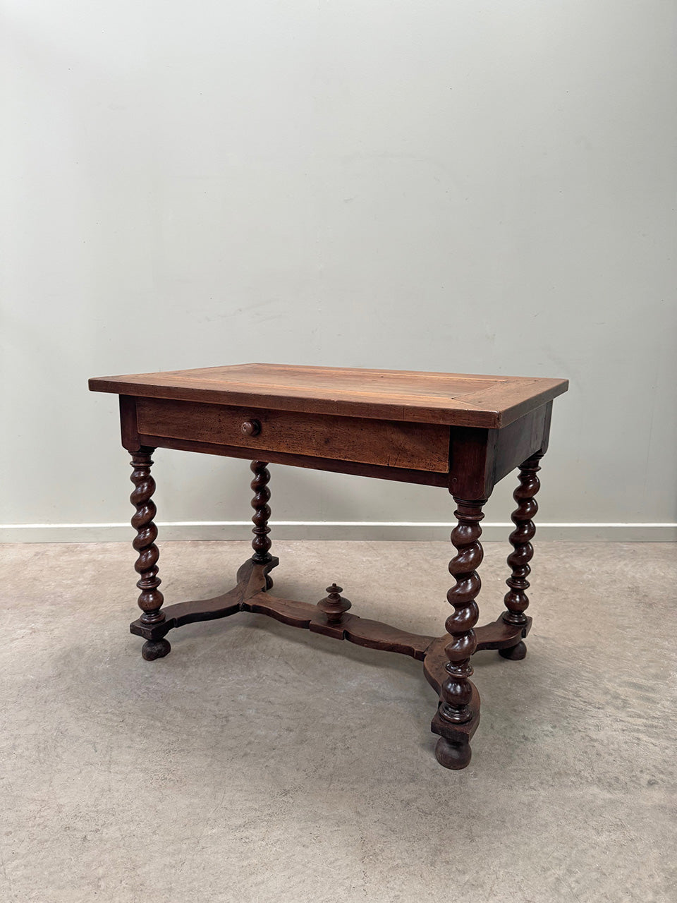 Barley twist table