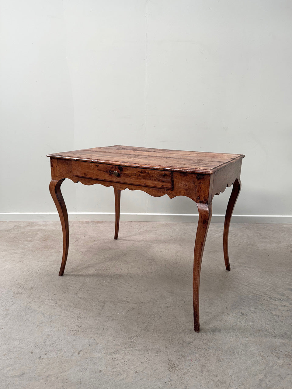 Cabriole leg desk