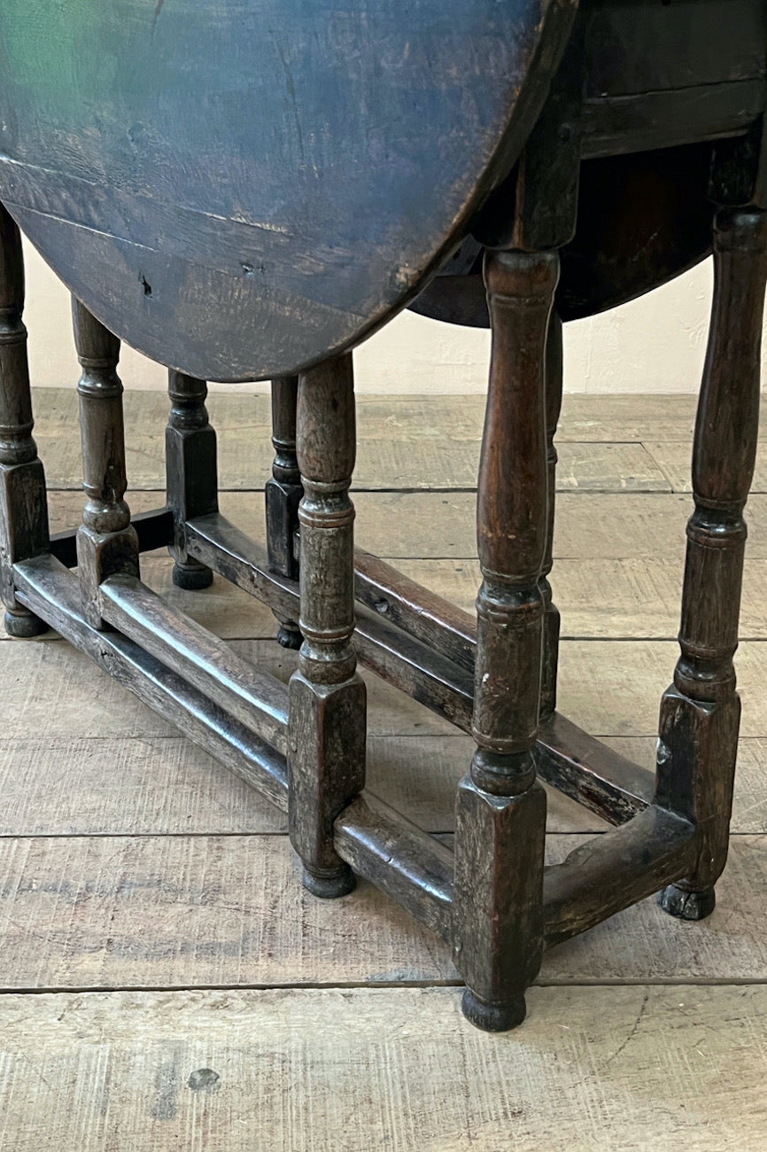Gateleg table