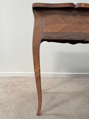 Dressing table with marquetry