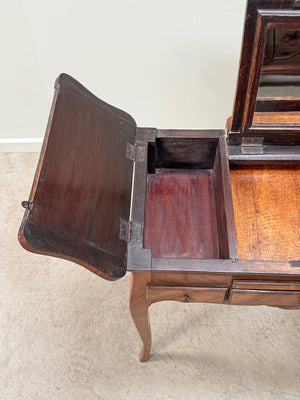 Dressing table with marquetry