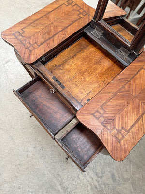Dressing table with marquetry