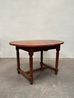 Oval top table