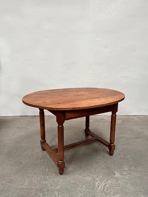 Oval top table