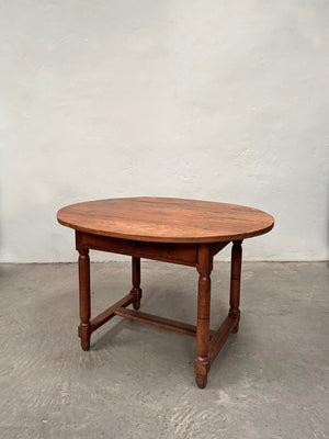 Oval top table