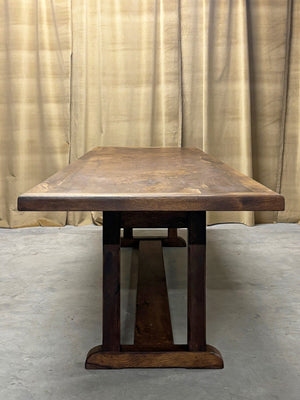Pyrenean single board table
