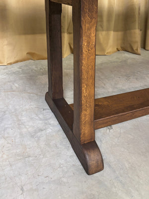 Pyrenean single board table