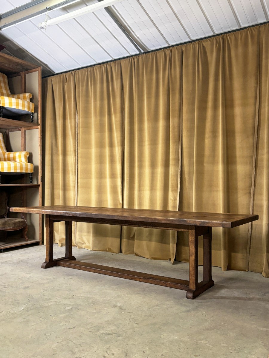 Pyrenean single board table