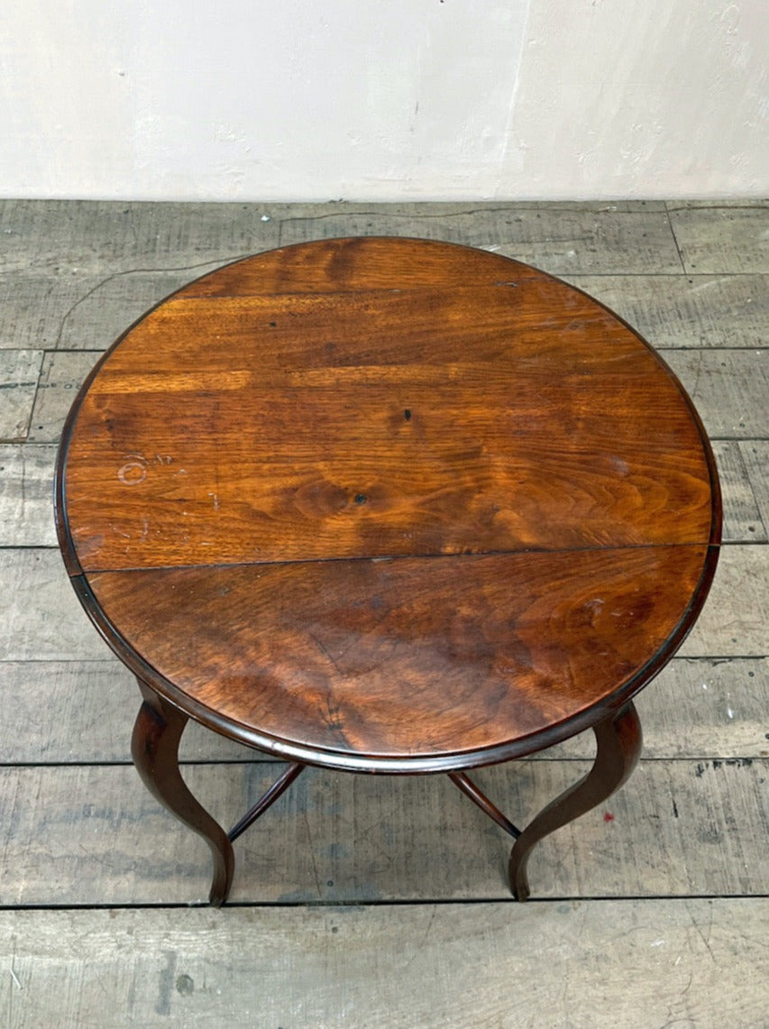 Round occasional table (Reserved)