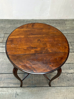 Round occasional table (Reserved)