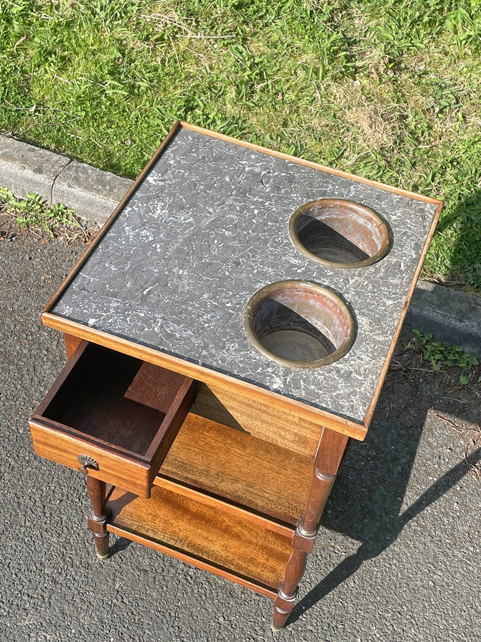 Wine cooler table
