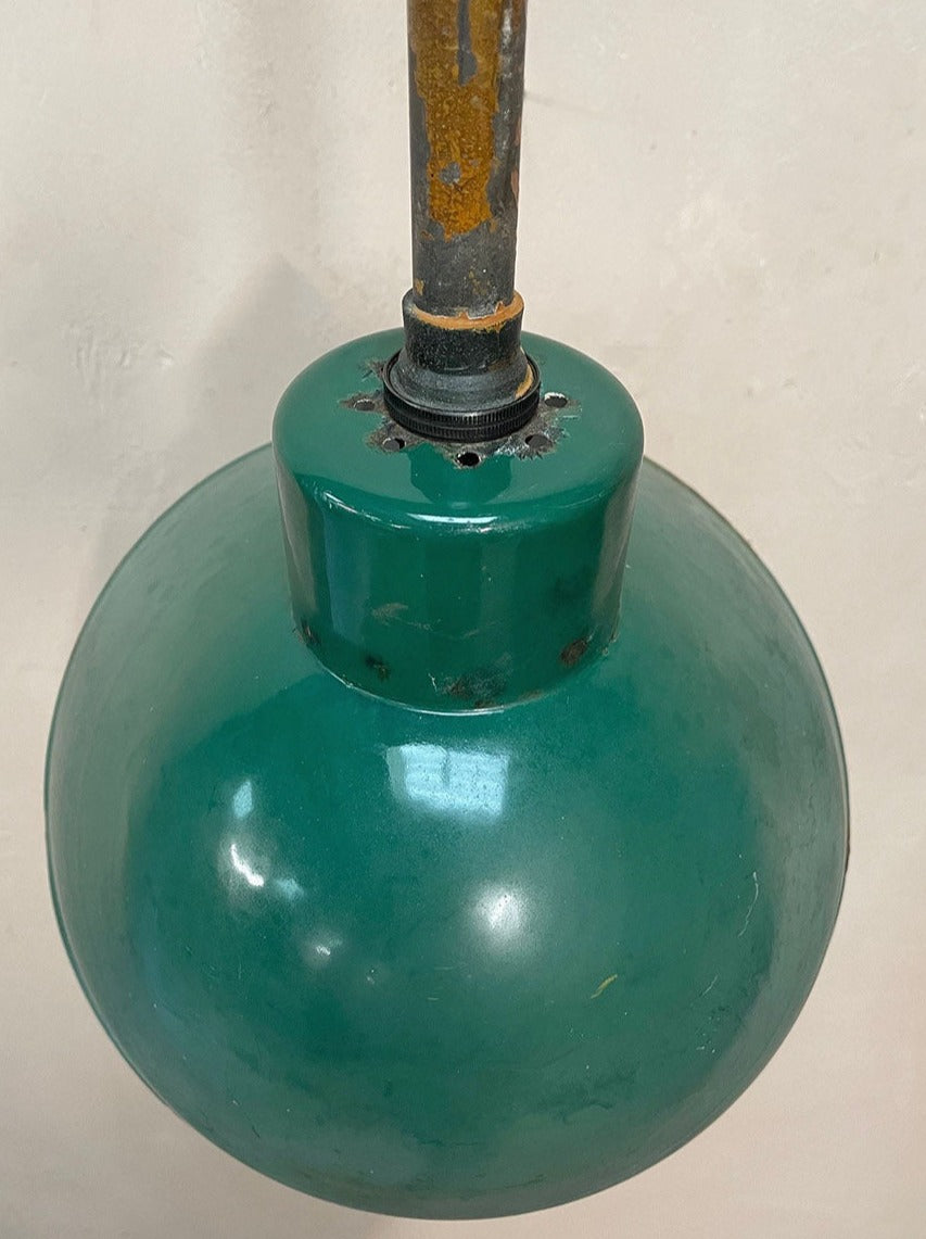 Pair of shop sign illuminating lights