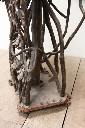 Naturalistic plant stand