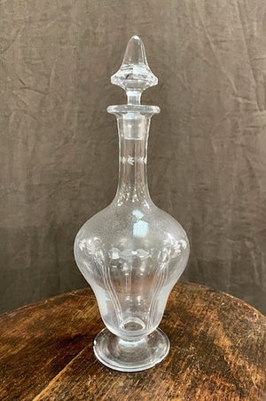 Footed decanter