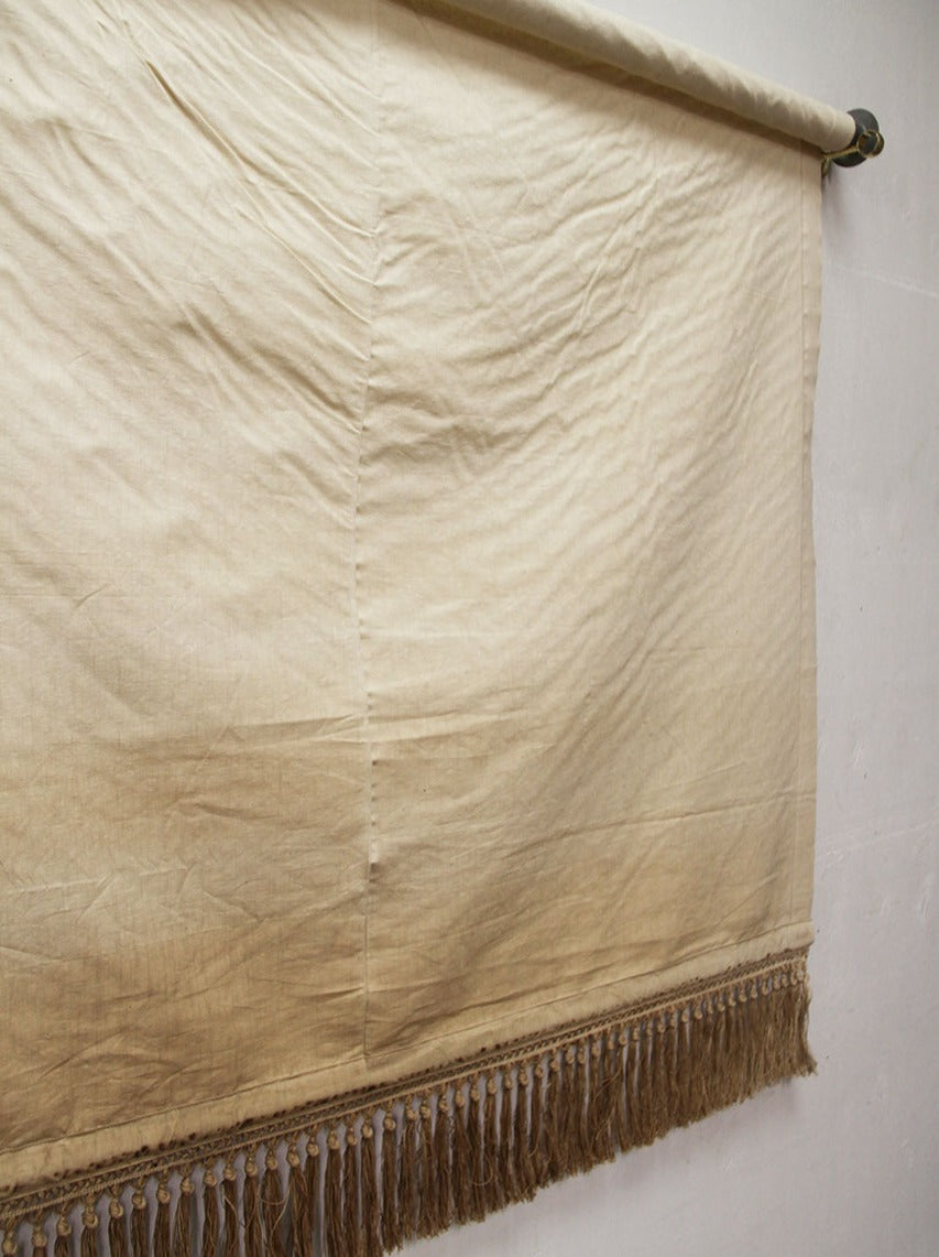 Pair of linen blinds (priced individually)