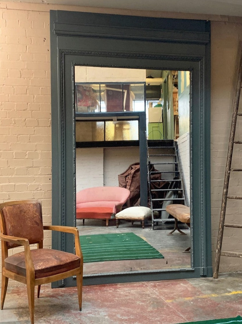 Floor standing mirror