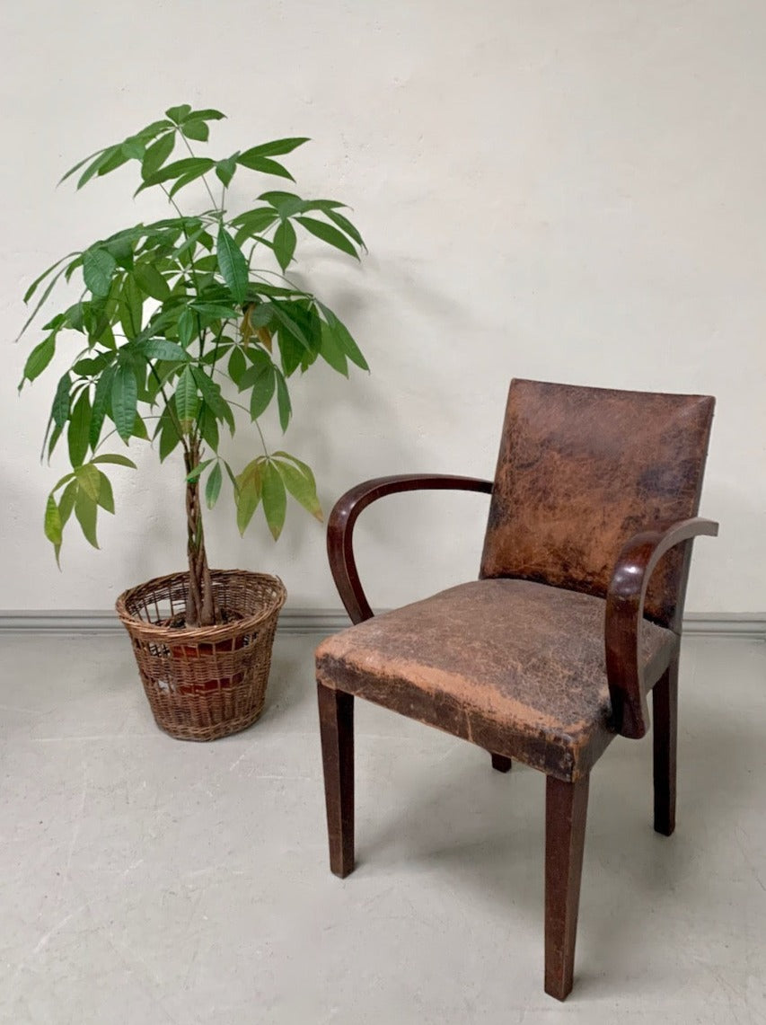 Leather bridge chair