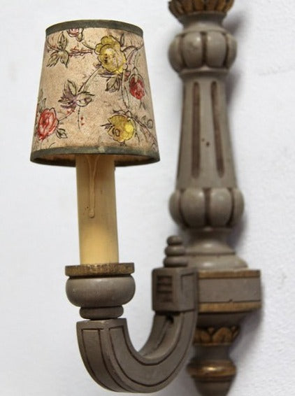 Single painted wall light